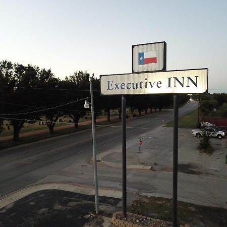 San Saba Executive Inn מראה חיצוני תמונה