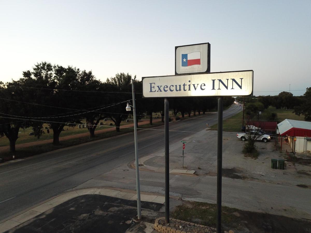 San Saba Executive Inn מראה חיצוני תמונה