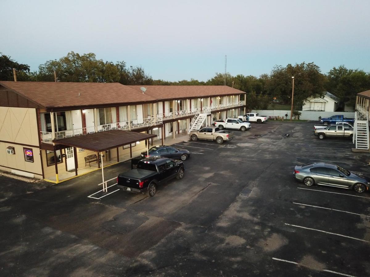 San Saba Executive Inn מראה חיצוני תמונה