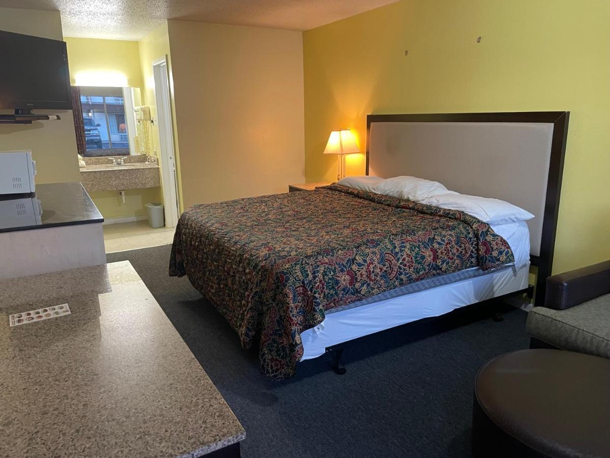 San Saba Executive Inn מראה חיצוני תמונה