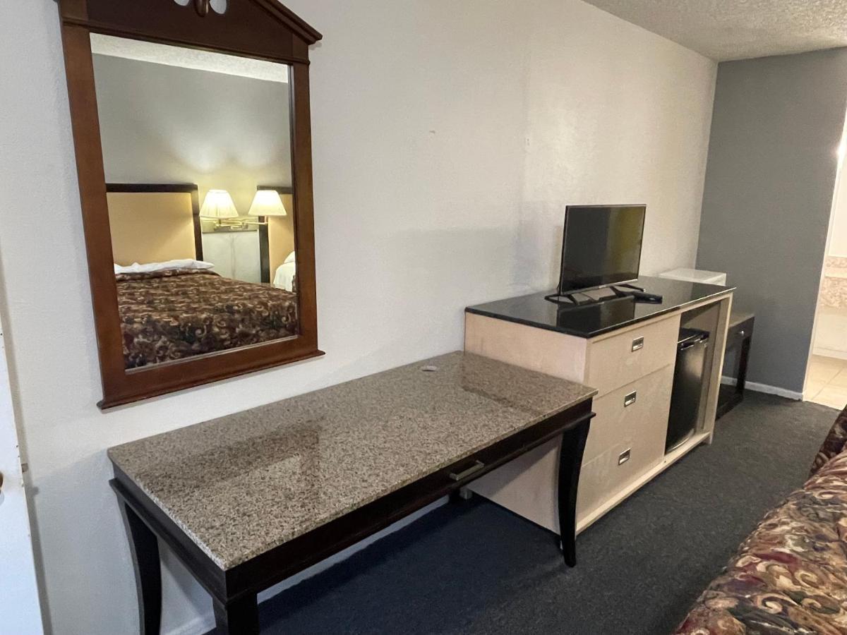 San Saba Executive Inn מראה חיצוני תמונה